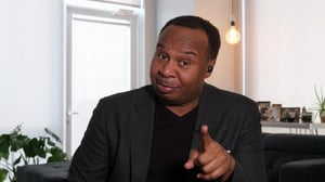 Hall of Flame: Top 100 Comedy Central Roast Moments (Paramount+) (12) - Hall of Flame: Night 1