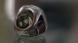 Panttilainaamo - Tupacin kaara