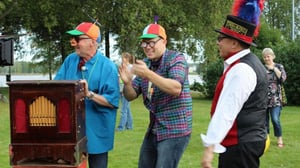 Erikoisliikemiehet (S) - Ihminen on terve kun se leikkii!