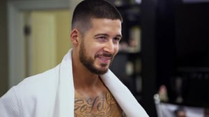 Jersey Shore Family Vacation(Paramount+) (12) - Sliding Into Angelina's DMs