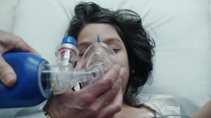 Resident (16) - Kaksi kuningatarta