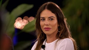 Celebrity Ex on the Beach (Paramount+) (12) - Secret Kisses