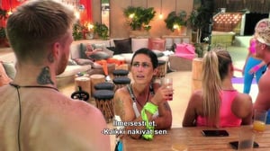 Paratiisihotelli Tanska (12) - Liikuntaa ja riitelyä