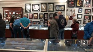 Panttilainaamo - Sinäkin, Rickini?