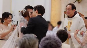 Liv D: Aasialaiset ökyhäät - Merenneitounelmia