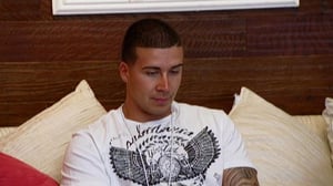 Jersey Shore(Paramount+) (12) - Back Into The Fold