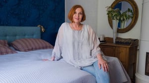 Jaksa paremmin - Sari Havas tavoittelee parempia yöunia