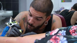 Get Your Tatts Out: Kavos Ink(Paramount+) (16) - S01E03
