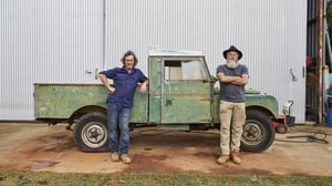 Australian autonmetsästäjät (7) - Land Rover Series 1 & Mazda Bongo Van