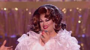 Queen of the Universe (Paramount+) - Holi-Gay Finale