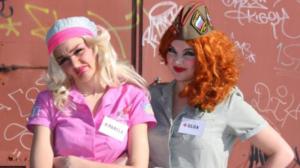 Olga ja Pamela - Pakkohoidon kesä 2011: Pakkohoidossa!