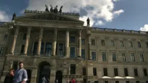 Saksaa uusin silmin: Miten suomalainen yliopisto eroaa saksalaisesta yliopistosta?