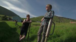 Koiramies kiertää Färsaarilla