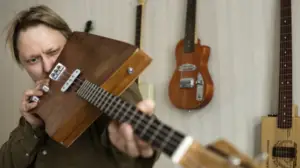 KC: Kitaroita sikarilaatikoista