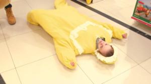 Homman nimi: Pukeudu vauvaksi