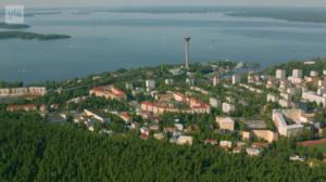 Meidän maamme - Vårt land: Tampereelle! Lennä Tammerkosken yli, kierrä Näsinneula ja katso jääkiekkoa lintuperspektiivistä!