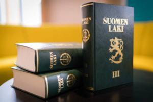 Yle Uutisluokka Triplet: Suomen hallitus pohtii tuomioiden koventamista