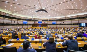 Yle Uutisluokka Triplet: Suurin osa suomalaisista ei luota päättäjiin