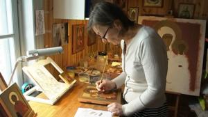 Ikonimaalari Liisa Tynkkynen