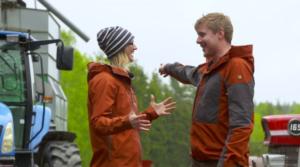 BUU-Staffan: Lisa och Staffan provar på att köra traktor!