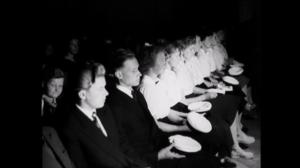 Oi maamme!: Lapsuudesta nuoruuteen on lyhyt aika