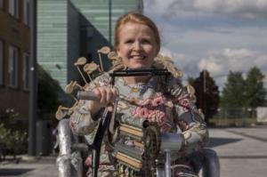 Yle Uutisluokka Triplet: Vammaispoliittinen taide kiinnittää huomion vammaisten asemaan