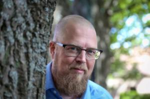 Yle Uutisluokka Triplet: Mielensäpahoittaja teki Tuomas Kyröstä kansan suosikin