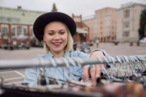 Yle Uutisluokka Triplet: Nuoret suosivat mobiililompakkoa