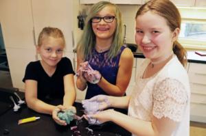 Yle Uutisluokka Triplet: Limavillitys kiinnostaa alakouluikäisiä tyttöjä