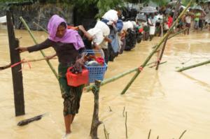 Yle Uutisluokka Triplet: Myanmarin rohingya-vähemmistö pakenee väkivallan pelossa