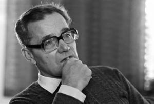 Yle Uutisluokka Triplet: Elämäkerta paljastaa - Kalle Päätalo kosti kokemansa vääryydet kirjoissaan