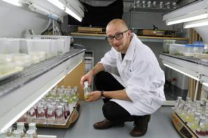 Yle Uutisluokka Triplet: Bioreaktorista voi löytyä apu ruuantuotannon ongelmiin