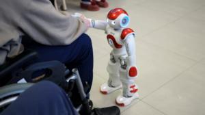 Yle Uutisluokka Triplet: Brittiprofessori: Robotit eivät tuhoa ihmisten työtä