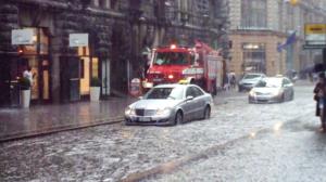 Yle Uutisluokka Triplet: Runsaat sateet nostivat vedenpintoja tulvalukemiin Etelä-Suomessa