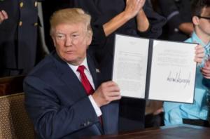 Yle Uutisluokka Triplet: Trump: Opioidit ovat kansallinen terveyskriisi