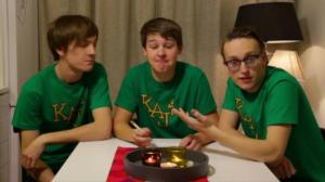 Huumorijoulukalenteri: Biisintekokurssi (S): 01.12.2015 15.02