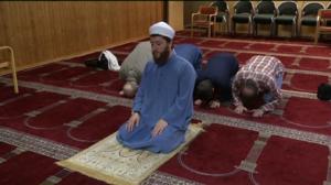 Yle Uutisluokka Triplet: Helsingin suurmoskeijan rahoitus jakaa muslimien mielipiteitä (S): 28.10.2015 14.06