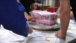 Yle Uutisluokka Triplet: Ensimmäinen Suomessa tehty satelliitti on pian valmiina kiertoradalle (S): 12.11.2015 14.29