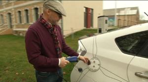 Yle Uutisluokka Triplet: Omavarainen Feldheimin kylä kerää energiaturisteja eri puolilta maailmaa (S): 02.12.2015 16.14