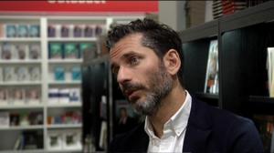 Yle Uutisluokka Triplet: Dekkaristi Jens Lapidus pohtii: Mikä saa nuoren liittymään jengiin? (S): 03.12.2015 18.35