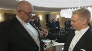 Yle Nyheter TV-nytt: Marcus Rosenlund testar luftfuktigheten i presidentens slott: 06.12.2015 23.49