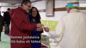 Yle Uutisluokka Triplet: Sadat ranskalaiset moskeijat avasivat viikonlopuksi ovensa kaikille ranskalaisille (S): 11.01.2016 13.03