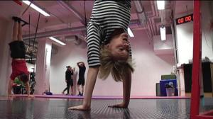 Yle Uutisluokka Triplet: Tutustu vuoden kuntoilumuotiin (S): 12.01.2016 13.03