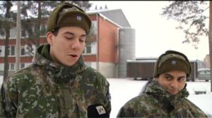 Yle Uutisluokka Triplet: Joka kolmas varusmies saattaa viihtyä nuuska huulessa (S): 13.01.2016 11.31