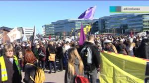 Yle Uutisluokka Triplet: Yle Uutiset klo 11:00, 9.3.2016 (S): 09.03.2016 11.09