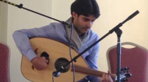 Irakiern Ali Alawad uppträdde då invandrarna fick ställa frågor: 15.03.2016 10.32