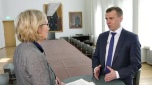 Politiikan avokonttori: Uosukaisen pöydässä sisäministeri Petteri Orpo: 15.04.2016 12.22