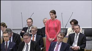 Yle Uutisluokka Triplet: Harvinainen anteeksipyyntö eduskunnassa (S): 29.04.2016 11.25