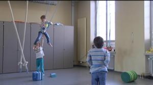 Yle Uutisluokka Triplet: Alle kahdeksanvuotiaiden lasten olisi liikuttava vähintään kolme tuntia päivässä (S): 03.05.2016 11.01