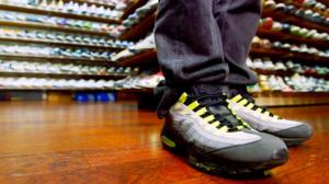 Sneakerheadz - Koukussa kenkiin: 06.10.2016 21.35